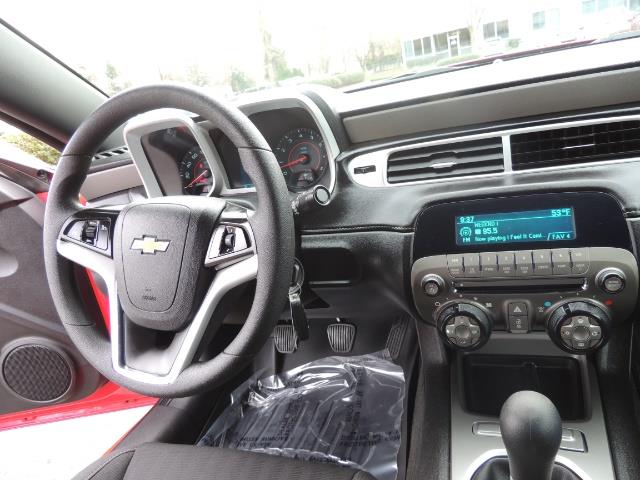 2014 Chevrolet Camaro LS / Coupe / 3.6 Liter 6Cyl / ONLY 9000 MILES - Photo 17 - Portland, OR 97217