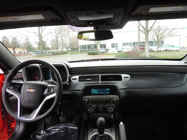 2014 Chevrolet Camaro LS / Coupe / 3.6 Liter 6Cyl / ONLY 9000 MILES - Photo 41 - Portland, OR 97217