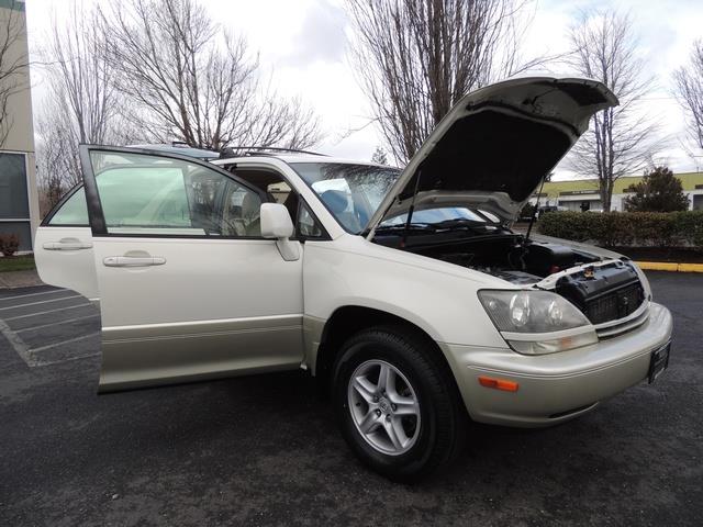 1999 Lexus RX 300 / AWD / Leather / Sunroof / Great Conditon - Photo 31 - Portland, OR 97217