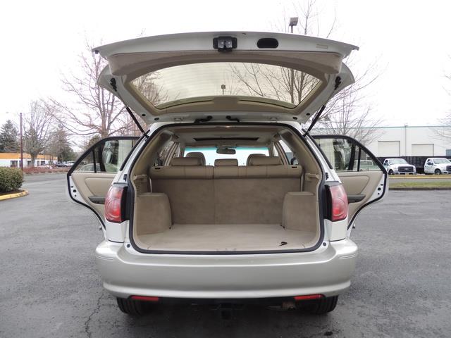 1999 Lexus RX 300 / AWD / Leather / Sunroof / Great Conditon - Photo 28 - Portland, OR 97217