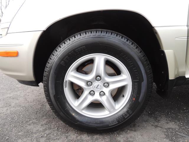 1999 Lexus RX 300 / AWD / Leather / Sunroof / Great Conditon - Photo 39 - Portland, OR 97217