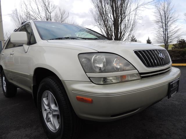 1999 Lexus RX 300 / AWD / Leather / Sunroof / Great Conditon - Photo 10 - Portland, OR 97217