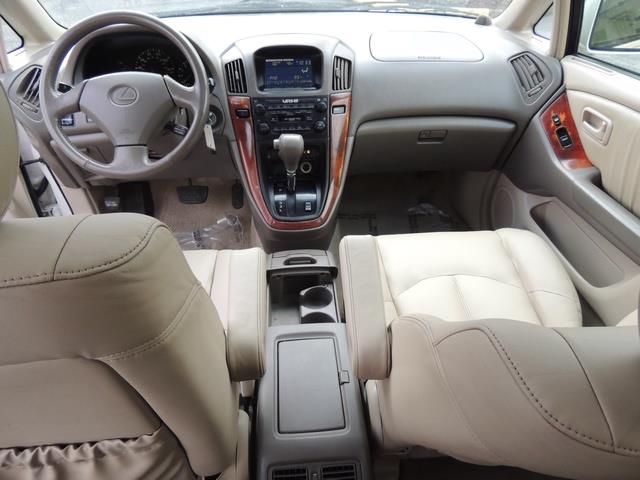 1999 Lexus RX 300 / AWD / Leather / Sunroof / Great Conditon - Photo 35 - Portland, OR 97217