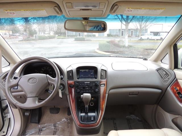 1999 Lexus RX 300 / AWD / Leather / Sunroof / Great Conditon - Photo 38 - Portland, OR 97217