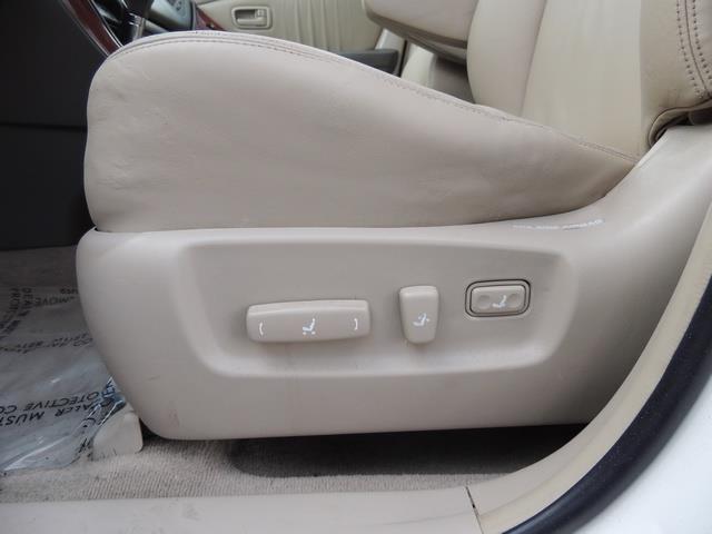 1999 Lexus RX 300 / AWD / Leather / Sunroof / Great Conditon - Photo 37 - Portland, OR 97217