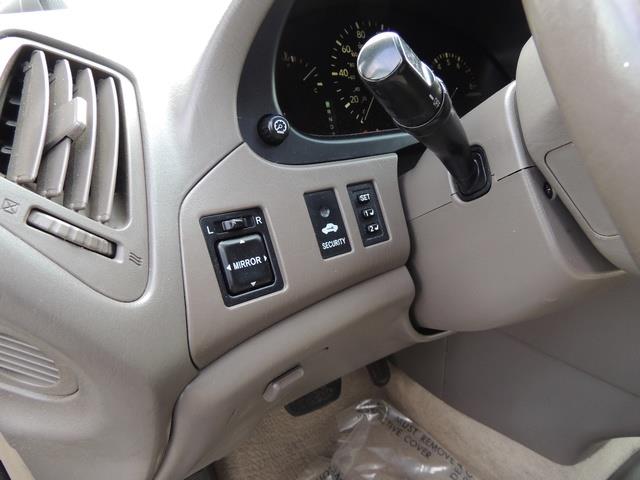 1999 Lexus RX 300 / AWD / Leather / Sunroof / Great Conditon - Photo 20 - Portland, OR 97217