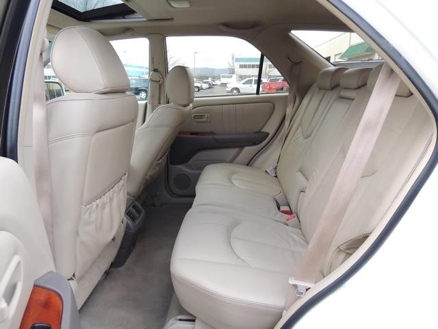 1999 Lexus RX 300 / AWD / Leather / Sunroof / Great Conditon - Photo 15 - Portland, OR 97217