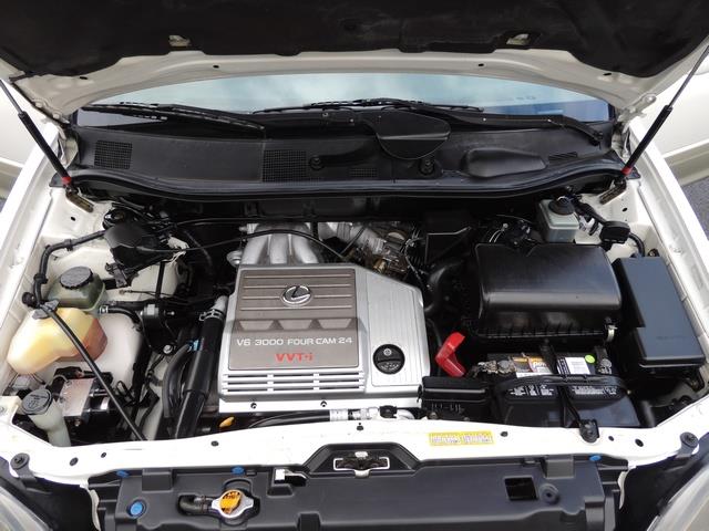1999 Lexus RX 300 / AWD / Leather / Sunroof / Great Conditon - Photo 32 - Portland, OR 97217