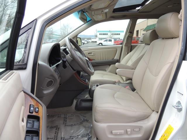 1999 Lexus RX 300 / AWD / Leather / Sunroof / Great Conditon - Photo 14 - Portland, OR 97217