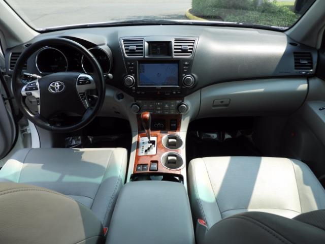 2011 Toyota Highlander Limited Hybrid 4WD 2-Owner 85Kmiles 3rdRow Leather - Photo 12 - Portland, OR 97217