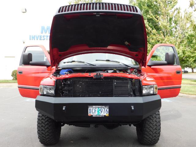1998 Dodge Ram 2500 Laramie SLT / 4X4 / 5.9L DIESEL / 12-VALVE / 5-SPD - Photo 32 - Portland, OR 97217