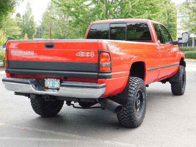 1998 Dodge Ram 2500 Laramie SLT / 4X4 / 5.9L DIESEL / 12-VALVE / 5-SPD - Photo 8 - Portland, OR 97217