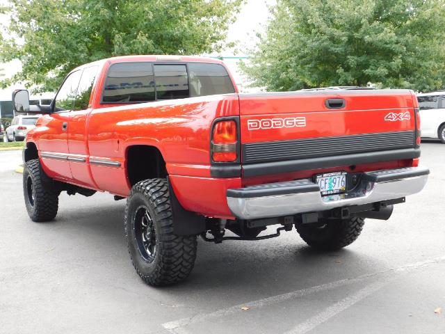 1998 Dodge Ram 2500 Laramie SLT / 4X4 / 5.9L DIESEL / 12-VALVE / 5-SPD - Photo 7 - Portland, OR 97217