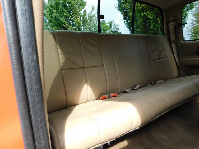 1998 Dodge Ram 2500 Laramie SLT / 4X4 / 5.9L DIESEL / 12-VALVE / 5-SPD - Photo 16 - Portland, OR 97217