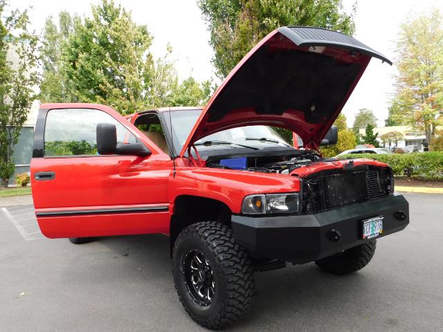 1998 Dodge Ram 2500 Laramie SLT / 4X4 / 5.9L DIESEL / 12-VALVE / 5-SPD - Photo 31 - Portland, OR 97217