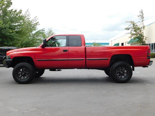 1998 Dodge Ram 2500 Laramie SLT / 4X4 / 5.9L DIESEL / 12-VALVE / 5-SPD - Photo 3 - Portland, OR 97217