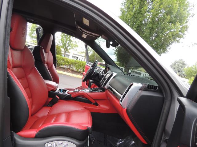 2014 Porsche Cayenne Turbo S / Panoramic Roof/ Burmester/ Niche Wheels - Photo 17 - Portland, OR 97217
