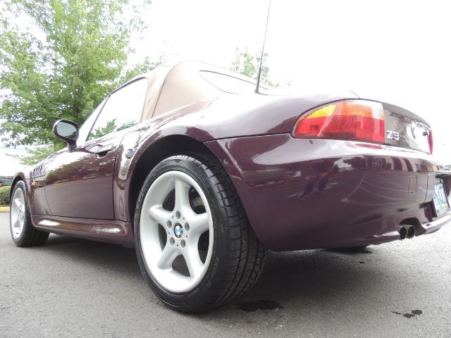 1998 BMW Z3 2.8 / Convertible / 5-SPEED / NEW TOP / Excel Cond - Photo 11 - Portland, OR 97217