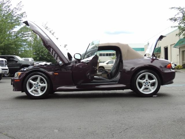 1998 BMW Z3 2.8 / Convertible / 5-SPEED / NEW TOP / Excel Cond - Photo 26 - Portland, OR 97217
