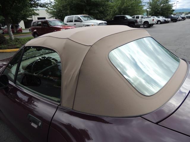 1998 BMW Z3 2.8 / Convertible / 5-SPEED / NEW TOP / Excel Cond - Photo 21 - Portland, OR 97217