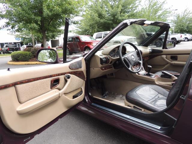 1998 BMW Z3 2.8 / Convertible / 5-SPEED / NEW TOP / Excel Cond - Photo 13 - Portland, OR 97217