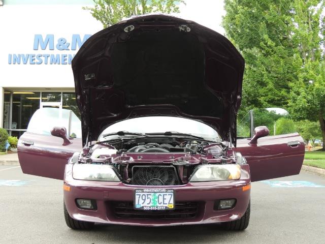 1998 BMW Z3 2.8 / Convertible / 5-SPEED / NEW TOP / Excel Cond - Photo 32 - Portland, OR 97217