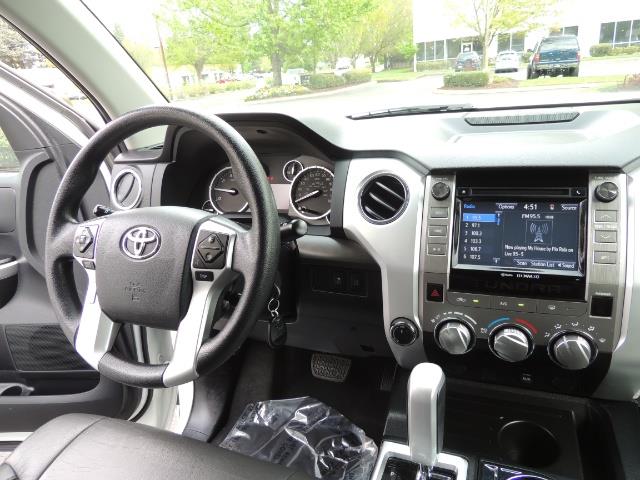 2014 Toyota Tundra SR5 / CrewMax / 4X4 / 5.7L / LEATHER / 1-Owner - Photo 18 - Portland, OR 97217