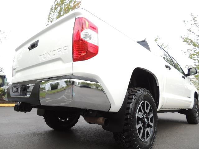2014 Toyota Tundra SR5 / CrewMax / 4X4 / 5.7L / LEATHER / 1-Owner - Photo 12 - Portland, OR 97217