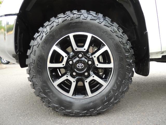 2014 Toyota Tundra SR5 / CrewMax / 4X4 / 5.7L / LEATHER / 1-Owner - Photo 22 - Portland, OR 97217