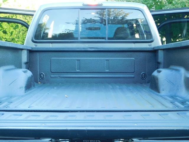 2003 Ford F-250 Super Duty Lariat / 4X4 / 7.3L DIESEL / FX-4 - Photo 21 - Portland, OR 97217