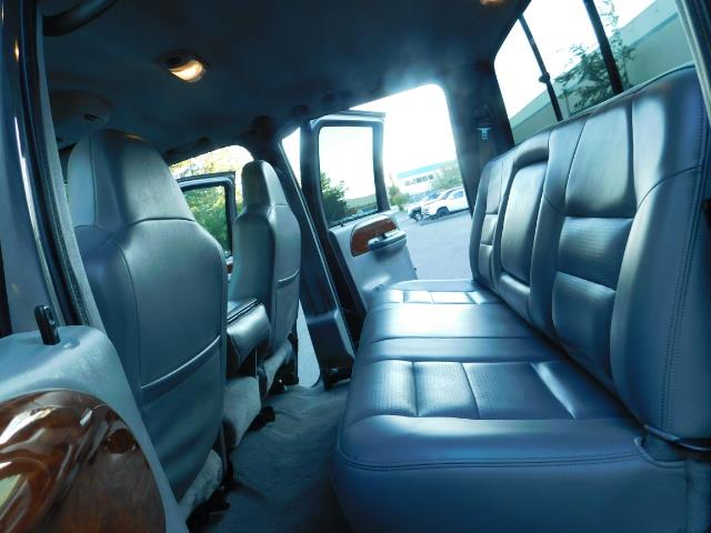 2003 Ford F-250 Super Duty Lariat / 4X4 / 7.3L DIESEL / FX-4 - Photo 13 - Portland, OR 97217