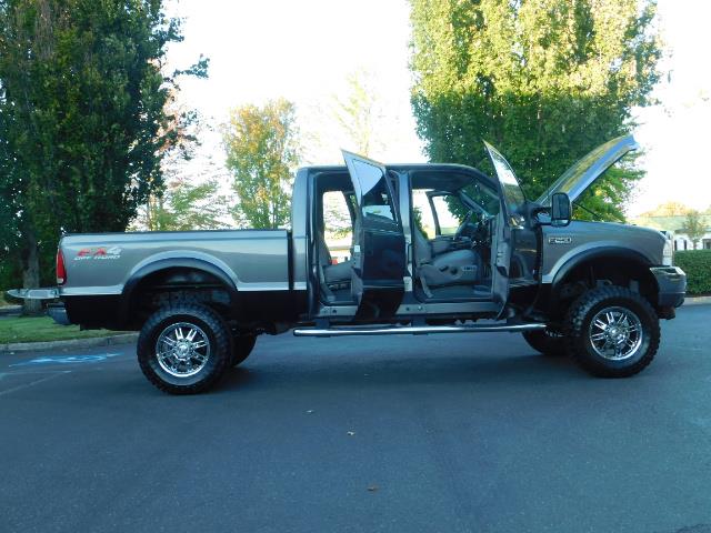 2003 Ford F-250 Super Duty Lariat / 4X4 / 7.3L DIESEL / FX-4 - Photo 24 - Portland, OR 97217