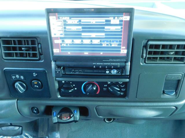 2003 Ford F-250 Super Duty Lariat / 4X4 / 7.3L DIESEL / FX-4 - Photo 19 - Portland, OR 97217