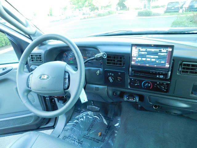 2003 Ford F-250 Super Duty Lariat / 4X4 / 7.3L DIESEL / FX-4 - Photo 17 - Portland, OR 97217