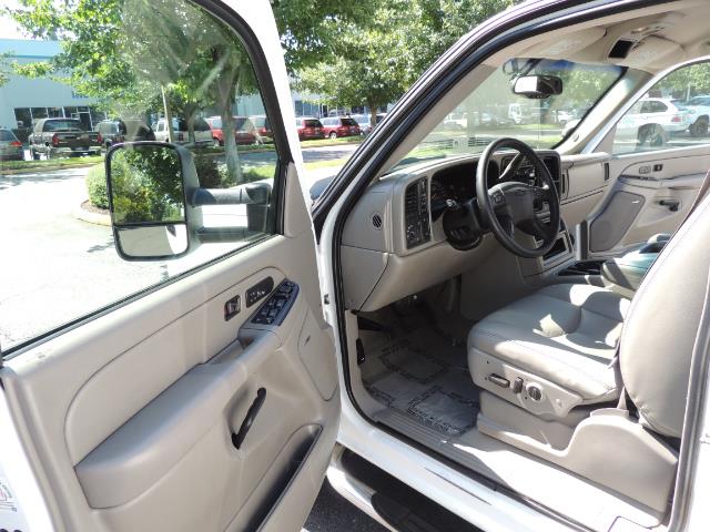 2007 Chevrolet Silverado 2500 LT / 4X4 / 6.6L DURAMAX DIESEL / 1-OWNER - Photo 13 - Portland, OR 97217