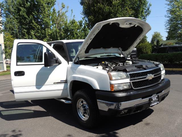 2007 Chevrolet Silverado 2500 LT / 4X4 / 6.6L DURAMAX DIESEL / 1-OWNER - Photo 31 - Portland, OR 97217