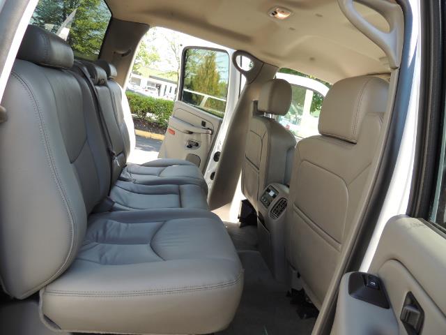 2007 Chevrolet Silverado 2500 LT / 4X4 / 6.6L DURAMAX DIESEL / 1-OWNER - Photo 17 - Portland, OR 97217