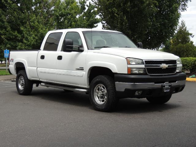 2007 Chevrolet Silverado 2500 LT / 4X4 / 6.6L DURAMAX DIESEL / 1-OWNER - Photo 2 - Portland, OR 97217