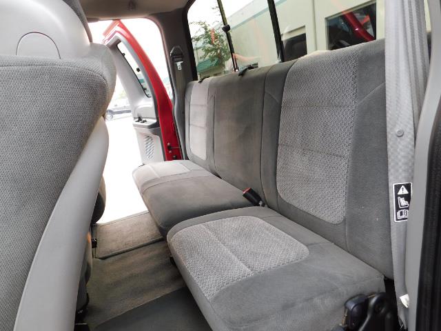 2002 Ford F-250 Super Duty XLT / 4X4 / 7.3L DIESEL / 1-OWNER / 78K - Photo 17 - Portland, OR 97217