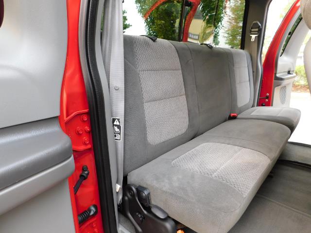 2002 Ford F-250 Super Duty XLT / 4X4 / 7.3L DIESEL / 1-OWNER / 78K - Photo 18 - Portland, OR 97217