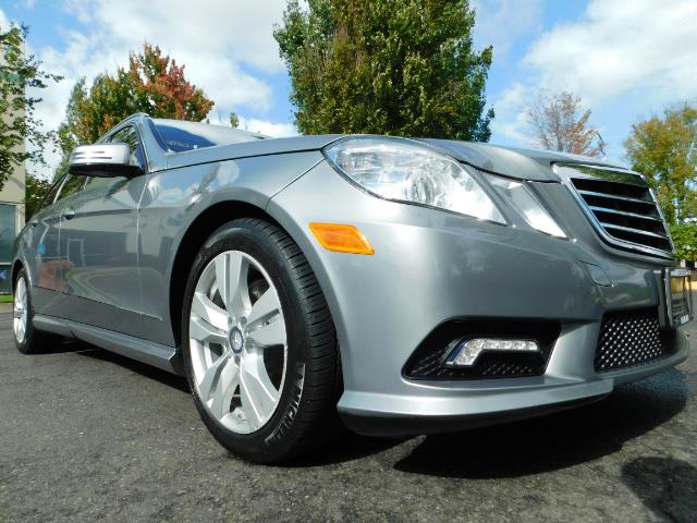 2011 Mercedes-Benz E 350 Luxury 4MATIC / Sport Wagon / REAR SEAT - Photo 10 - Portland, OR 97217
