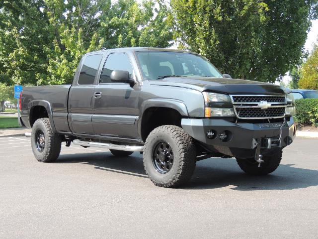 2005 Chevrolet Silverado 2500 LT 4dr Extended Cab LT / 4X4 / DURAMAX DIESEL - Photo 2 - Portland, OR 97217