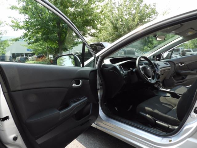 2015 Honda Civic SE / Sedan / Backup camera / Spoiler / 1-OWNER - Photo 13 - Portland, OR 97217