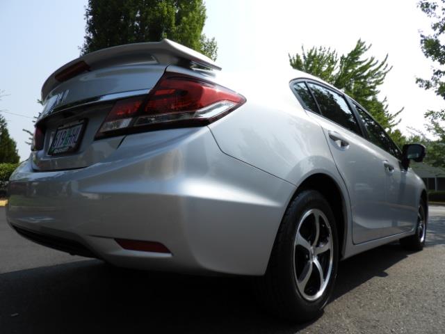 2015 Honda Civic SE / Sedan / Backup camera / Spoiler / 1-OWNER - Photo 12 - Portland, OR 97217