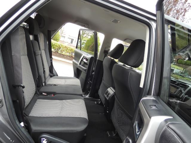 2016 Toyota 4Runner 4WD / V6 / 3RD SEAT / FACTORY WARRANTY / LIFTED !! - Photo 17 - Portland, OR 97217