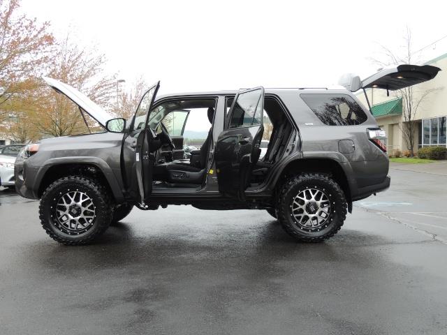 2016 Toyota 4Runner 4WD / V6 / 3RD SEAT / FACTORY WARRANTY / LIFTED !! - Photo 21 - Portland, OR 97217