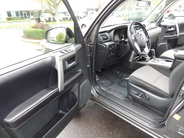 2016 Toyota 4Runner 4WD / V6 / 3RD SEAT / FACTORY WARRANTY / LIFTED !! - Photo 13 - Portland, OR 97217
