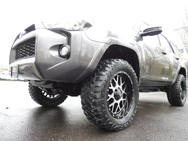 2016 Toyota 4Runner 4WD / V6 / 3RD SEAT / FACTORY WARRANTY / LIFTED !! - Photo 9 - Portland, OR 97217