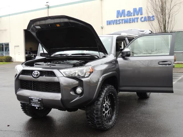 2016 Toyota 4Runner 4WD / V6 / 3RD SEAT / FACTORY WARRANTY / LIFTED !! - Photo 32 - Portland, OR 97217