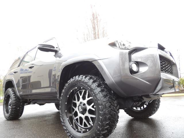 2016 Toyota 4Runner 4WD / V6 / 3RD SEAT / FACTORY WARRANTY / LIFTED !! - Photo 10 - Portland, OR 97217
